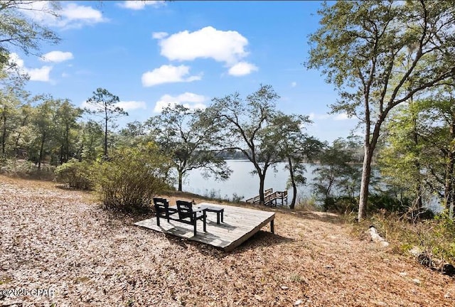 view of property's community featuring a water view