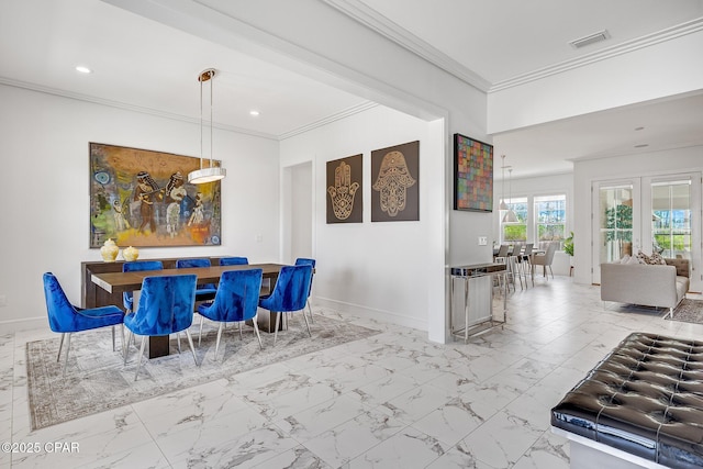 dining area featuring crown molding, recessed lighting, visible vents, and baseboards