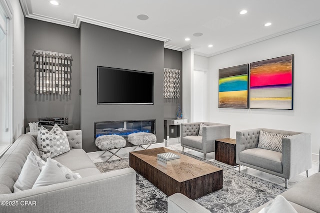 living room featuring recessed lighting, ornamental molding, and baseboards