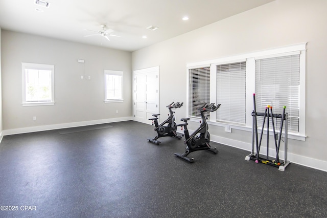 workout area with baseboards, a ceiling fan, visible vents, and recessed lighting