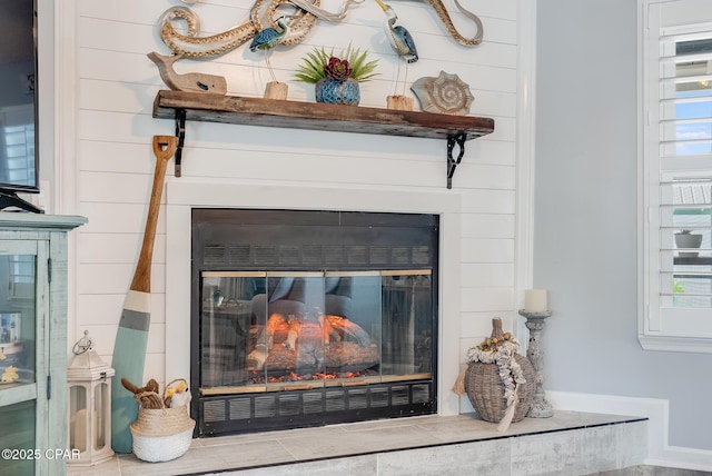 135 Bid A Wee Ln, Panama City Beach, FL 32413 - detailed view of a glass covered fireplace