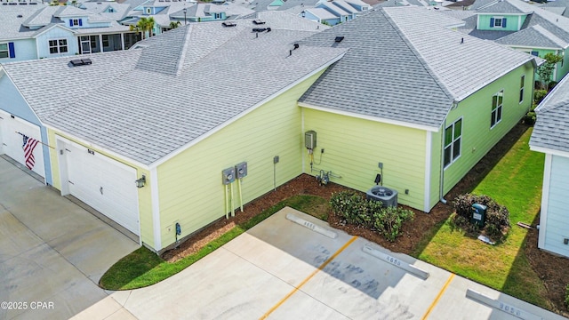 bird's eye view with a residential view