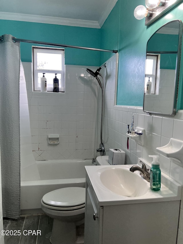 3906 W 24th Ct, Panama City, FL 32405 - full bath featuring vanity, ornamental molding, toilet, shower / bathtub combination with curtain, and a wealth of natural light