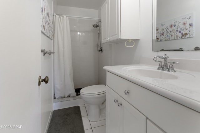 3947 Verona Cir, Panama City, FL 32405 - full bath featuring vanity, tile patterned floors, toilet, and tiled shower