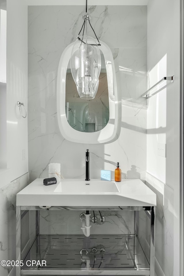 208 George C Wallace, Panama City Beach, FL 32413 - view of bathroom