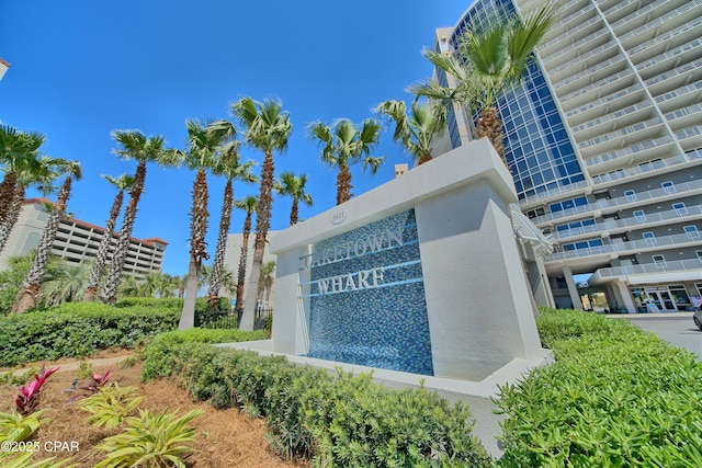 view of community / neighborhood sign