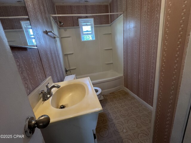 1006 N Church Ave, Panama City, FL 32401 - bathroom with toilet, shower / bath combination with curtain, and vanity