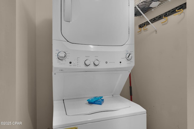 10519 Front Beach Rd Unit 601A, Panama City Beach, FL 32407 - laundry area featuring estacked washer and dryer
