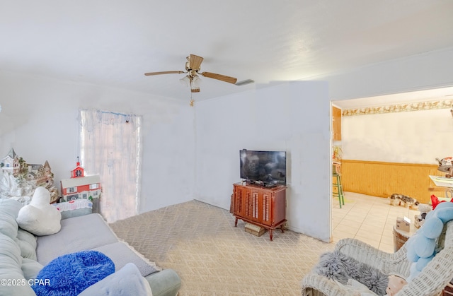 540 4th St, Chipley, FL 32428 - living room featuring ceiling fan