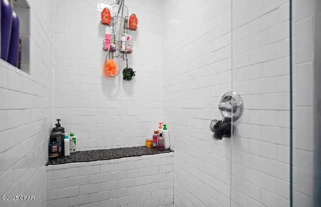 21382 NW Paradise Ln, Altha, FL 32421 - full bath with tiled shower