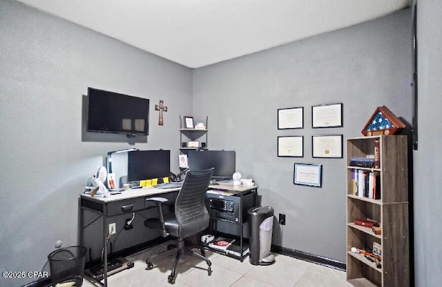 21382 NW Paradise Ln, Altha, FL 32421 - tiled office space featuring baseboards