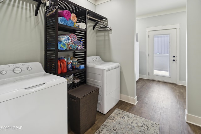 290 Rudys Blaze, Wewahitchka, FL 32465 - laundry room with washing machine and clothes dryer, dark wood-style flooring, and baseboards