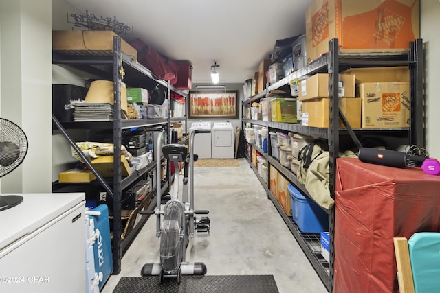 290 Rudys Blaze, Wewahitchka, FL 32465 - storage area featuring washing machine and clothes dryer