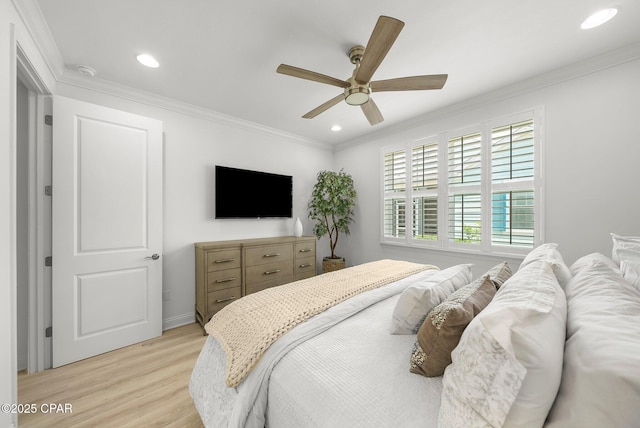 8648 Conch Shell Ct, Panama City Beach, FL 32413 - bedroom featuring light wood-type flooring, crown molding, recessed lighting, and ceiling fan