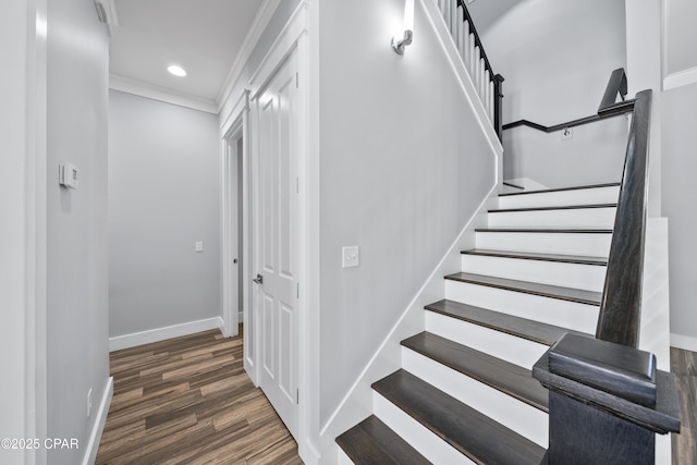 3033 Osprey Cir, Panama City, FL 32405 - stairway featuring wood finished floors, ornamental molding, and recessed lighting