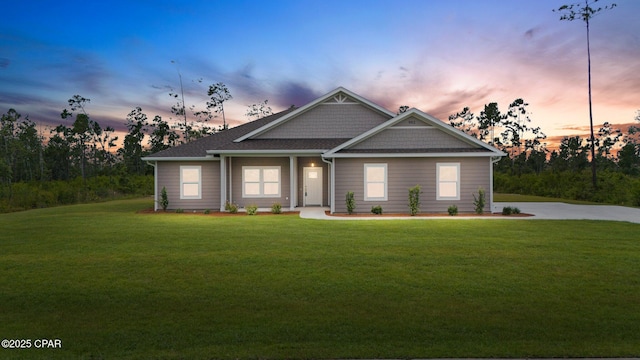 902 Captain Way, Panama City, FL 32404 - craftsman-style home with a yard