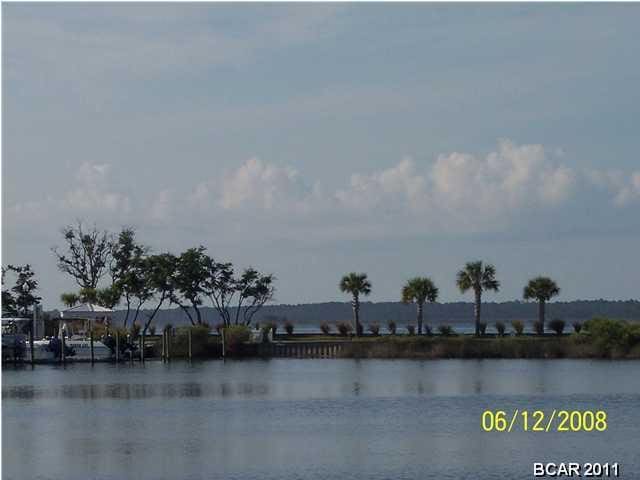 Listing photo 3 for 1442 W Park Ln, Panama City FL 32404