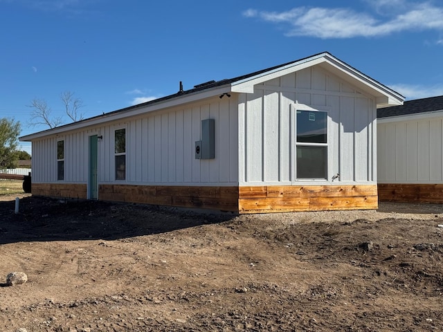 view of side of property