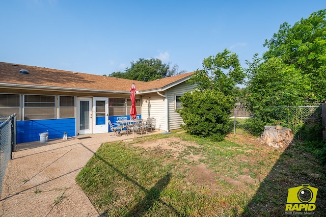 2720 Tanglewood Dr, San Angelo, TX 76904 - fenced backyard with a patio area