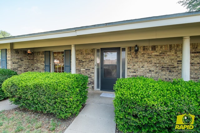 2720 Tanglewood Dr, San Angelo, TX 76904 - entrance to property with brick siding and covered porch