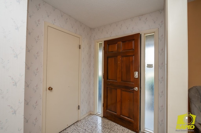 2720 Tanglewood Dr, San Angelo, TX 76904 - foyer featuring baseboards
