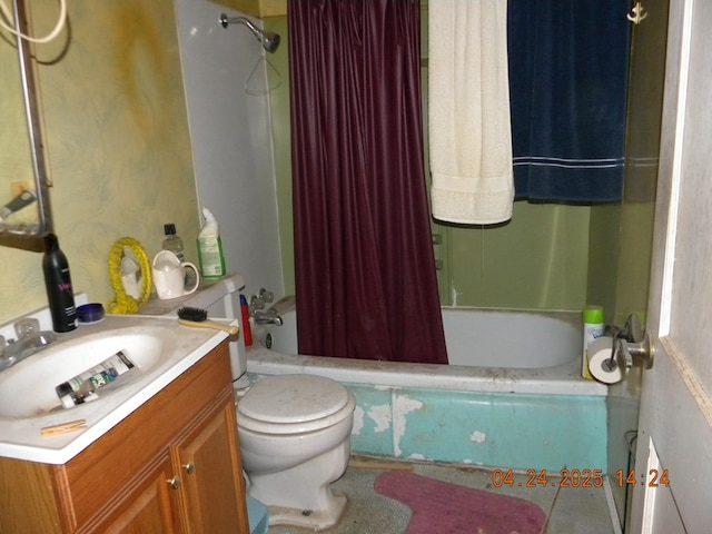 full bathroom with vanity, toilet, and shower / bath combo