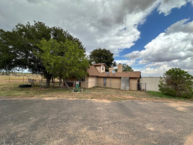 view of front of property