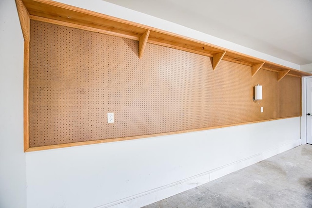 5413 Bent Oak Ct, San Angelo, TX 76904 - view of garage