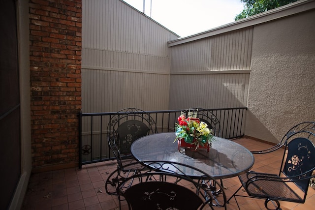5114 Fairway Dr, San Angelo, TX 76904 - balcony featuring outdoor dining space