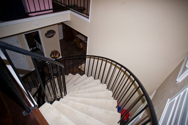 5114 Fairway Dr, San Angelo, TX 76904 - stairway featuring a high ceiling