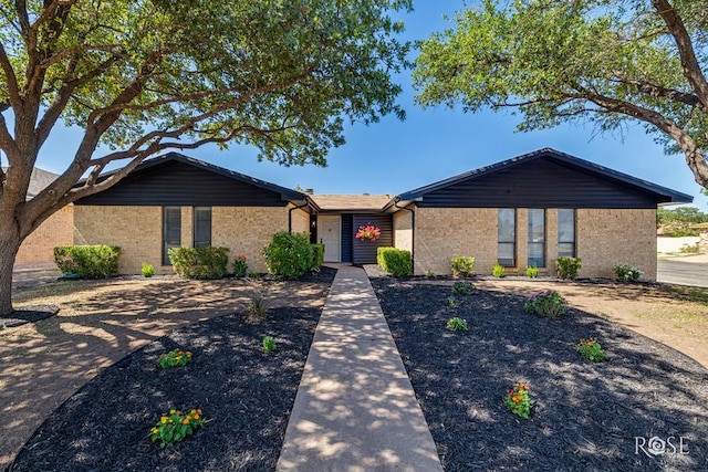 1702 Parkview Dr, San Angelo, TX 76904 - view of front of property with brick siding