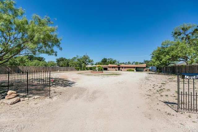2458 Fishermans Rd, San Angelo, TX 76904 - view of yard