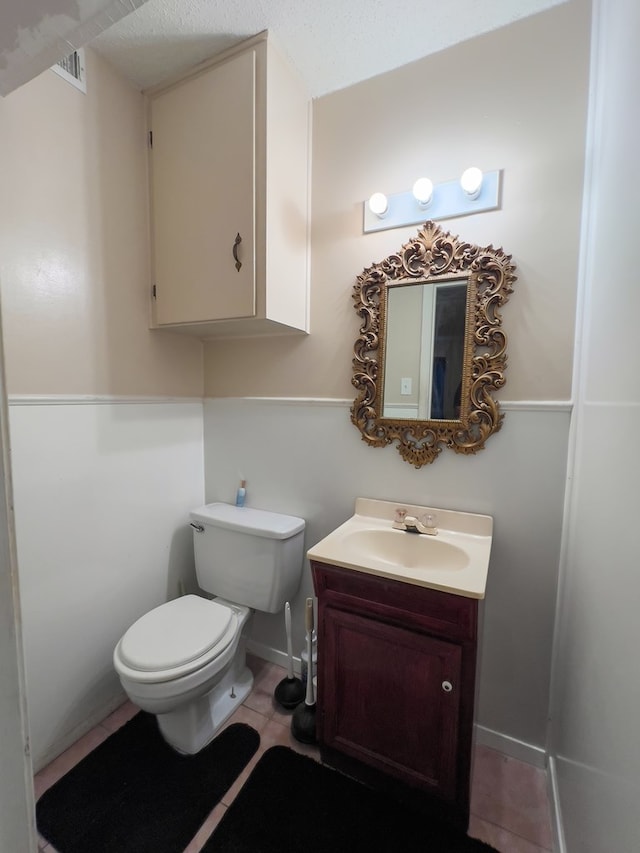 417 E 47th St, San Angelo, TX 76903 - half bath with vanity and toilet
