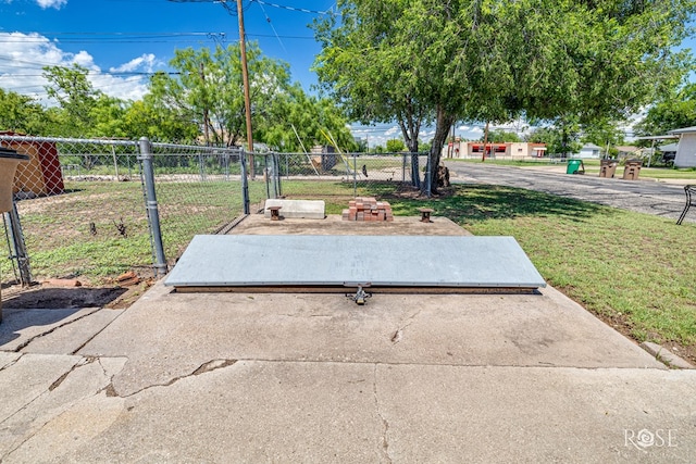 2822 N St, San Angelo, TX 76901 - view of yard