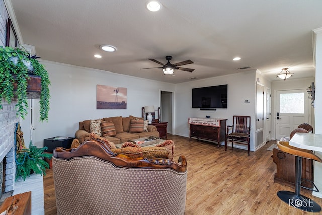 201 Hudspeth St, Sonora, TX 76950 - living room featuring light wood finished floors, a ceiling fan, and recessed lighting