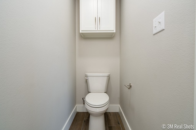 5201 Royal Oak Dr, San Angelo, TX 76904 - bathroom with wood finished floors and baseboards