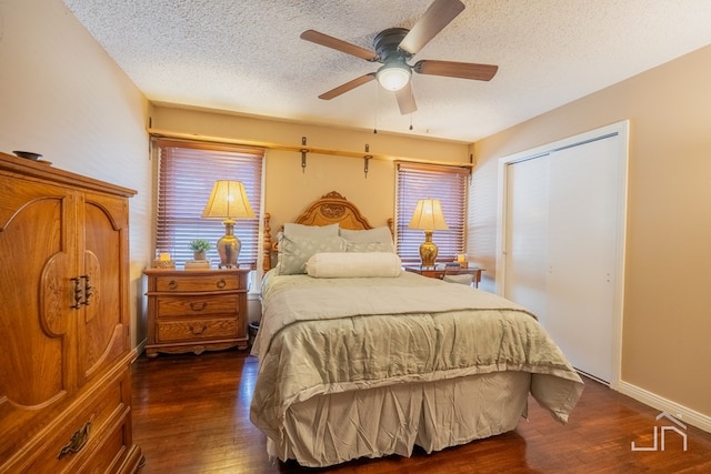 bedroom featuring a closet, a textured ceiling, a ceiling fan, and wood finished floors