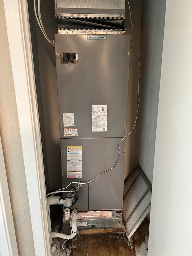 415 Montague Ave, San Angelo, TX 76905 - utility room with heating unit