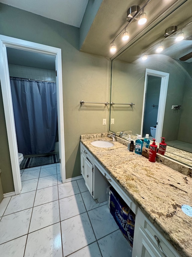 5214 Green Valley Trl, San Angelo, TX 76904 - full bathroom with vanity and a shower with curtain