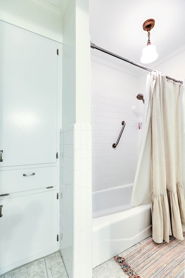 2805 Alta Vista Ln, San Angelo, TX 76904 - bathroom featuring ornamental molding, shower / tub combo, and tile patterned floors
