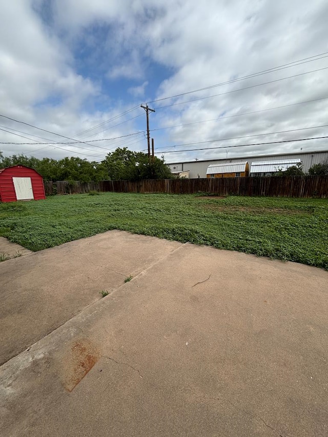 7646 Violet St, San Angelo, TX 76901 - view of yard featuring a patio