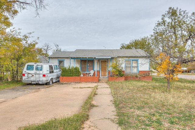 view of front of property with covered porch