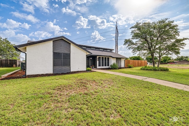 3610 Southland Blvd, San Angelo, TX 76904 - mid-century inspired home featuring stucco siding
