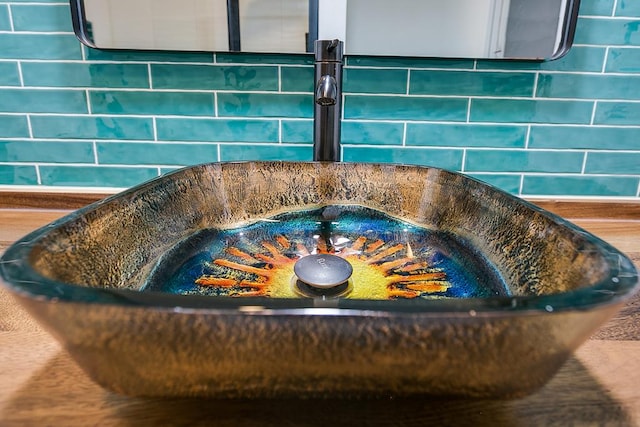 220-K W Twohig Ave, San Angelo, TX 76901 - detailed view of a sink, a hot tub, and tasteful backsplash