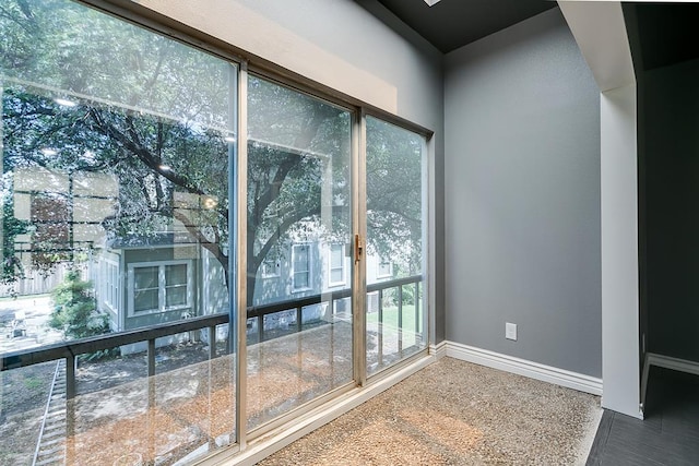 220-K W Twohig Ave, San Angelo, TX 76901 - detailed view of baseboards