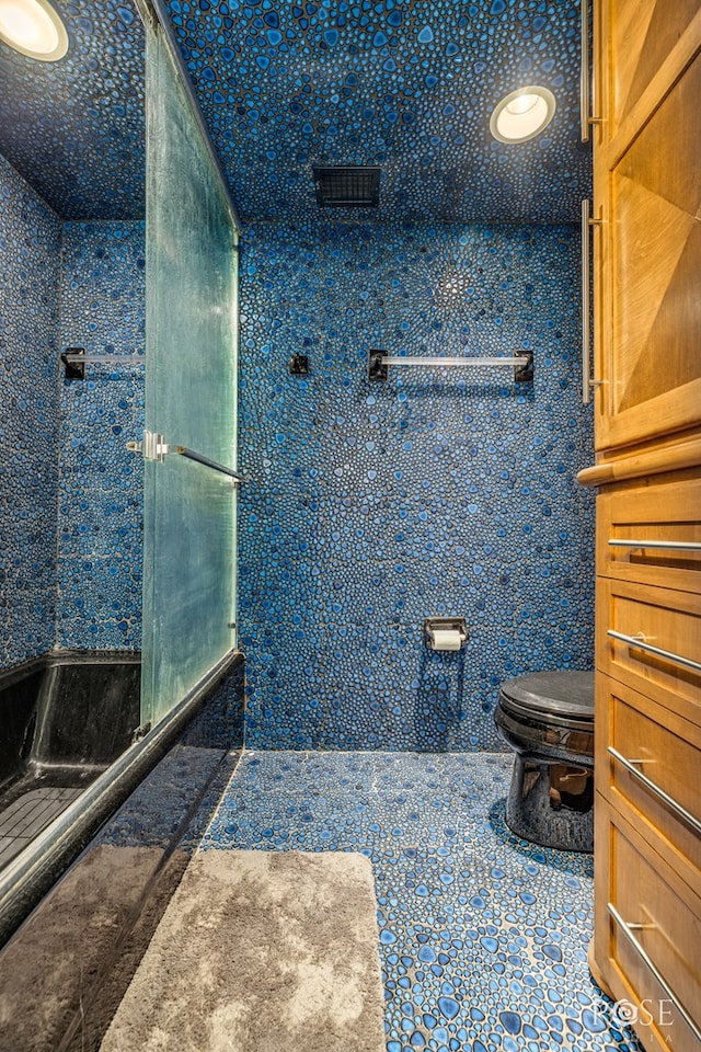 1703 Christoval Rd, San Angelo, TX 76903 - full bathroom with toilet and a shower stall