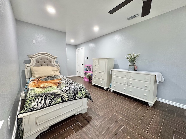 bedroom featuring ceiling fan