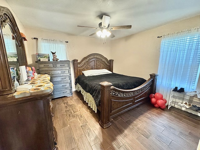 bedroom featuring ceiling fan