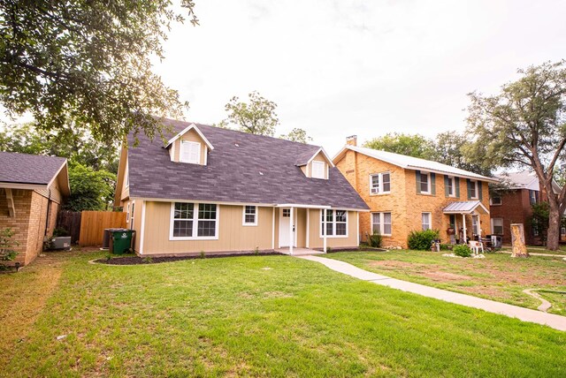 view of front of house with a front yard