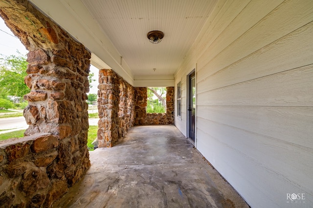 415 E Harris Ave, San Angelo, TX 79903 - view of covered porch